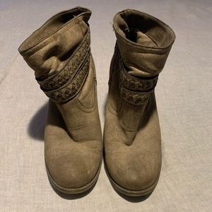 Soft braided ankle boots